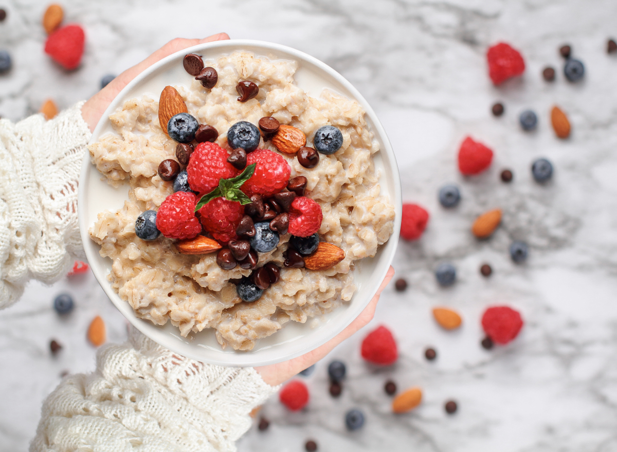 15 Surprising Side Effects of Eating Oatmeal