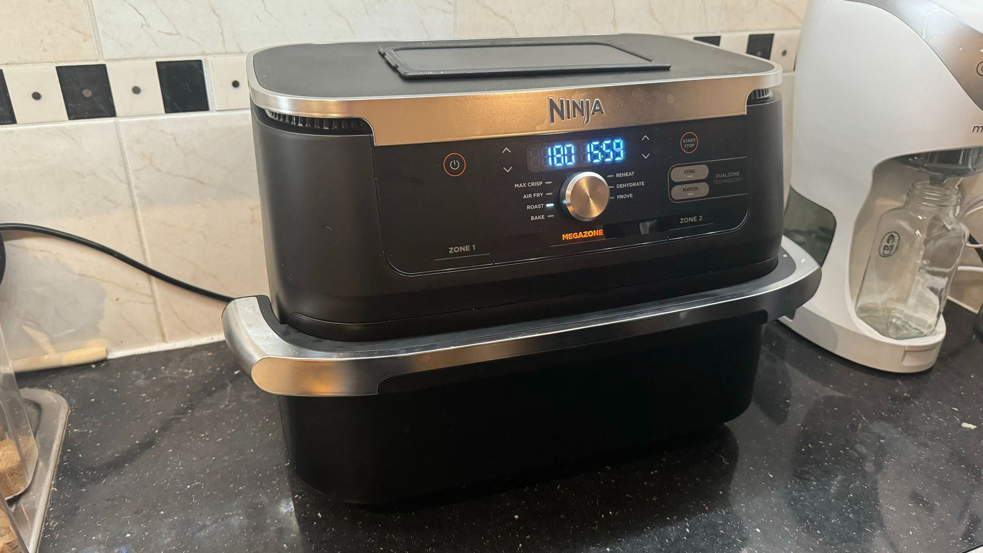 Ninja Foodi FlexBasket Dual Air Fryer Review: A Behemoth Air Fryer That ...