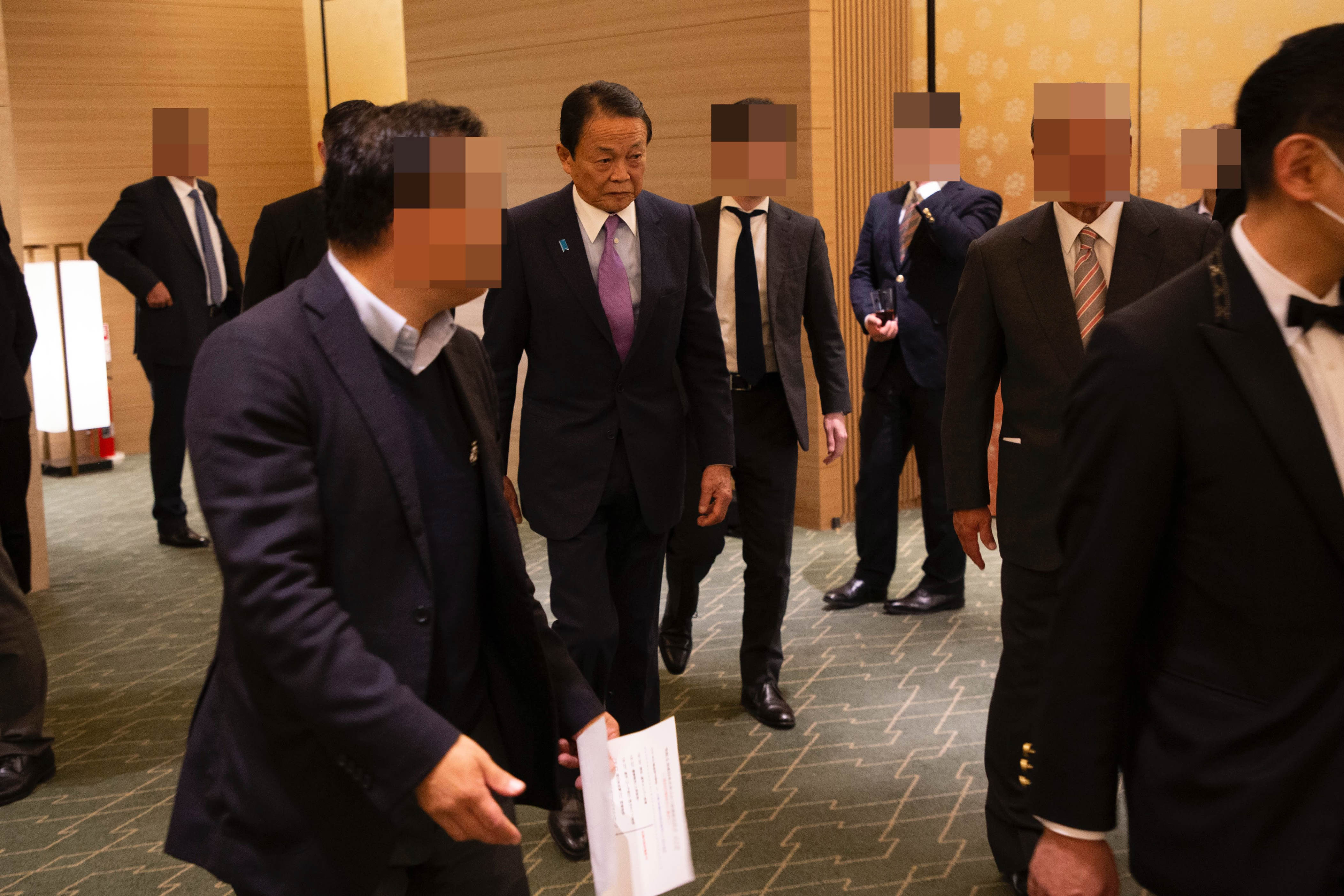 麻生太郎副総裁などvipが続々と…日大「超高級ホテルでの豪華パーティ開催」にobから怒りの声