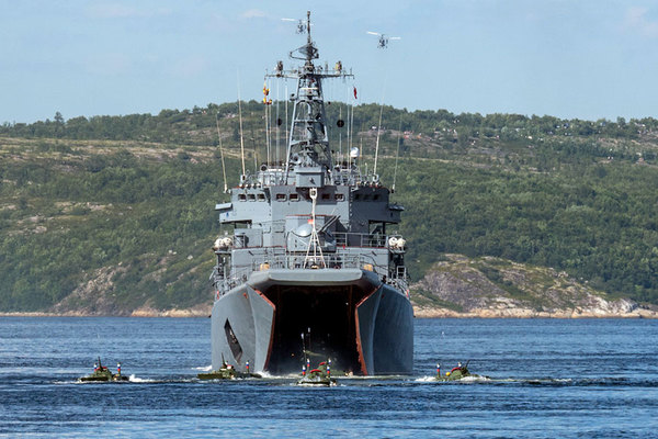 「モーターボートでロシア艦艇を撃沈」に衝撃走る！ ウクライナの「水上ドローン」部隊とは アメリカも以前から危機感