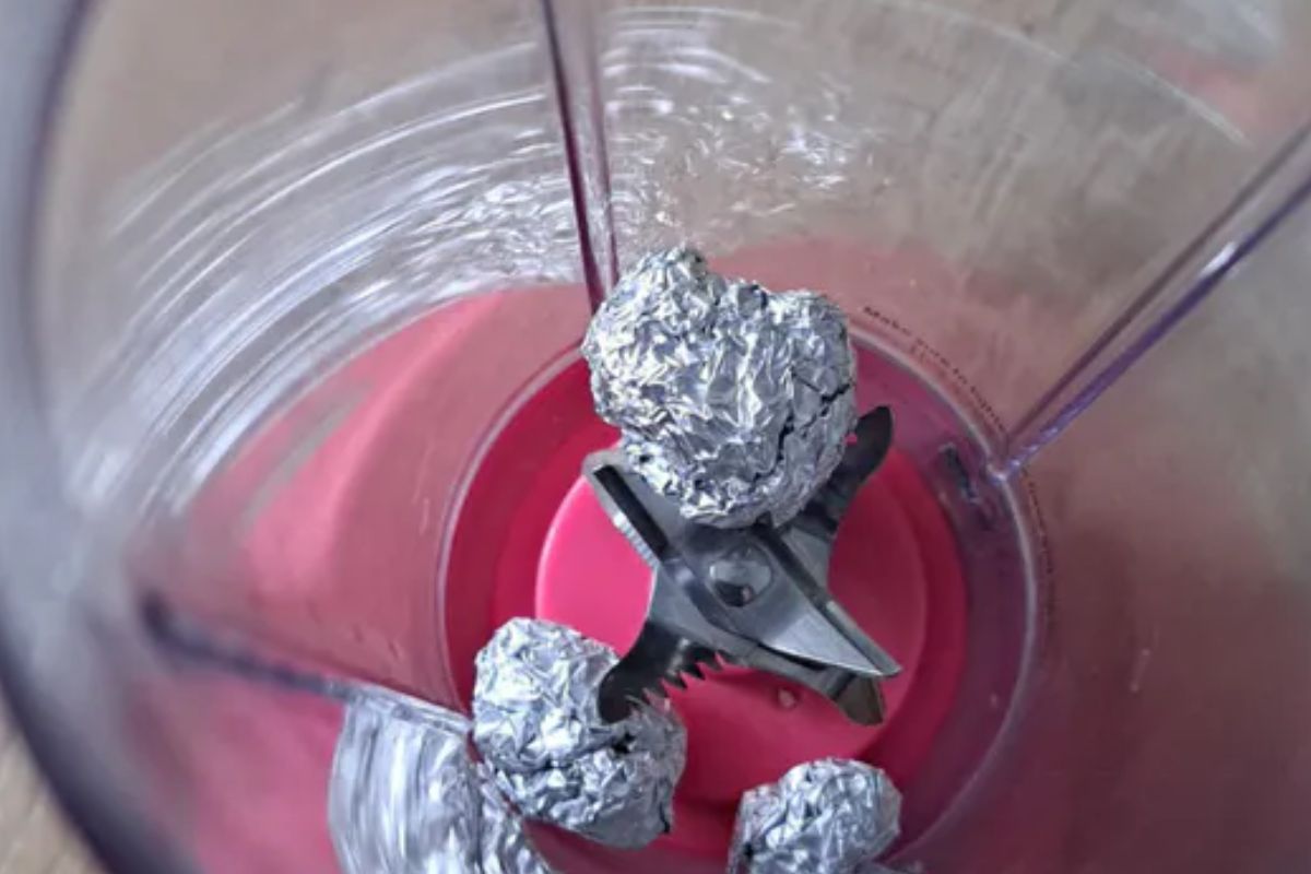 Reviving your blender The surprising trick with aluminum foil for