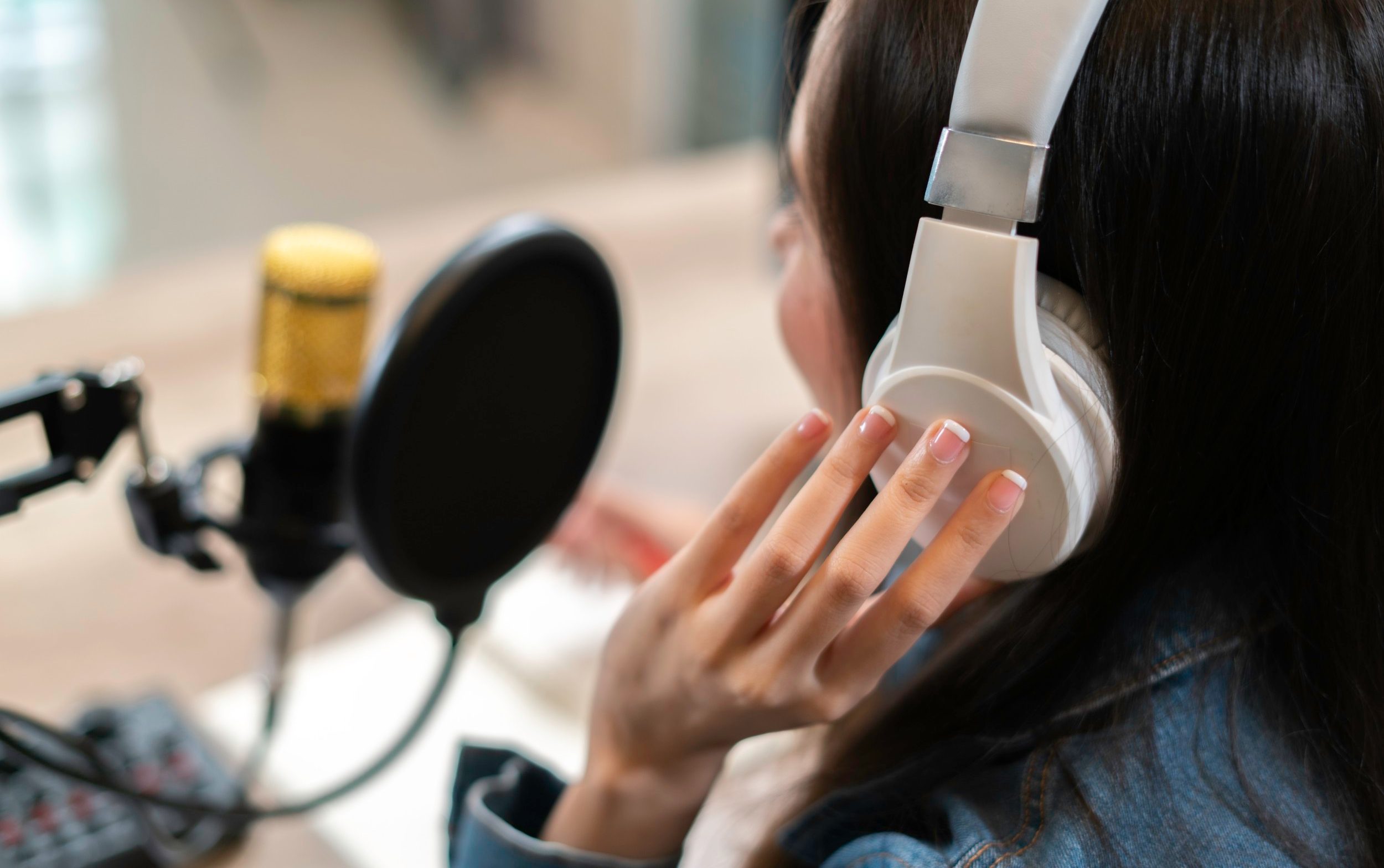 Why You Shouldn't Believe Everything You Hear On The Radio