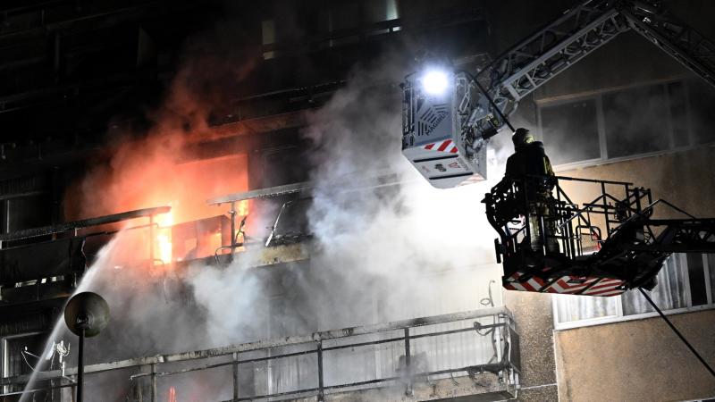 incendie dans un immeuble à bruxelles : 130 personnes évacuées, neuf transférées à l’hôpital (photos)