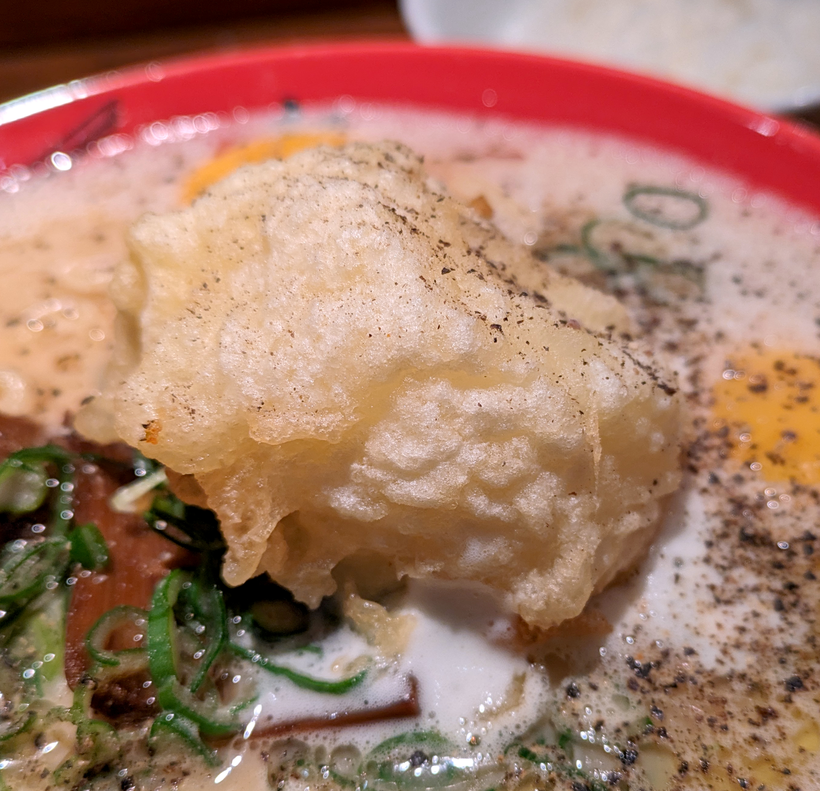 ロッテと麺屋武蔵の斬新コラボ「揚見（あげみ）だいふく ら～麺」を食べたら、あのパスタの味がした！