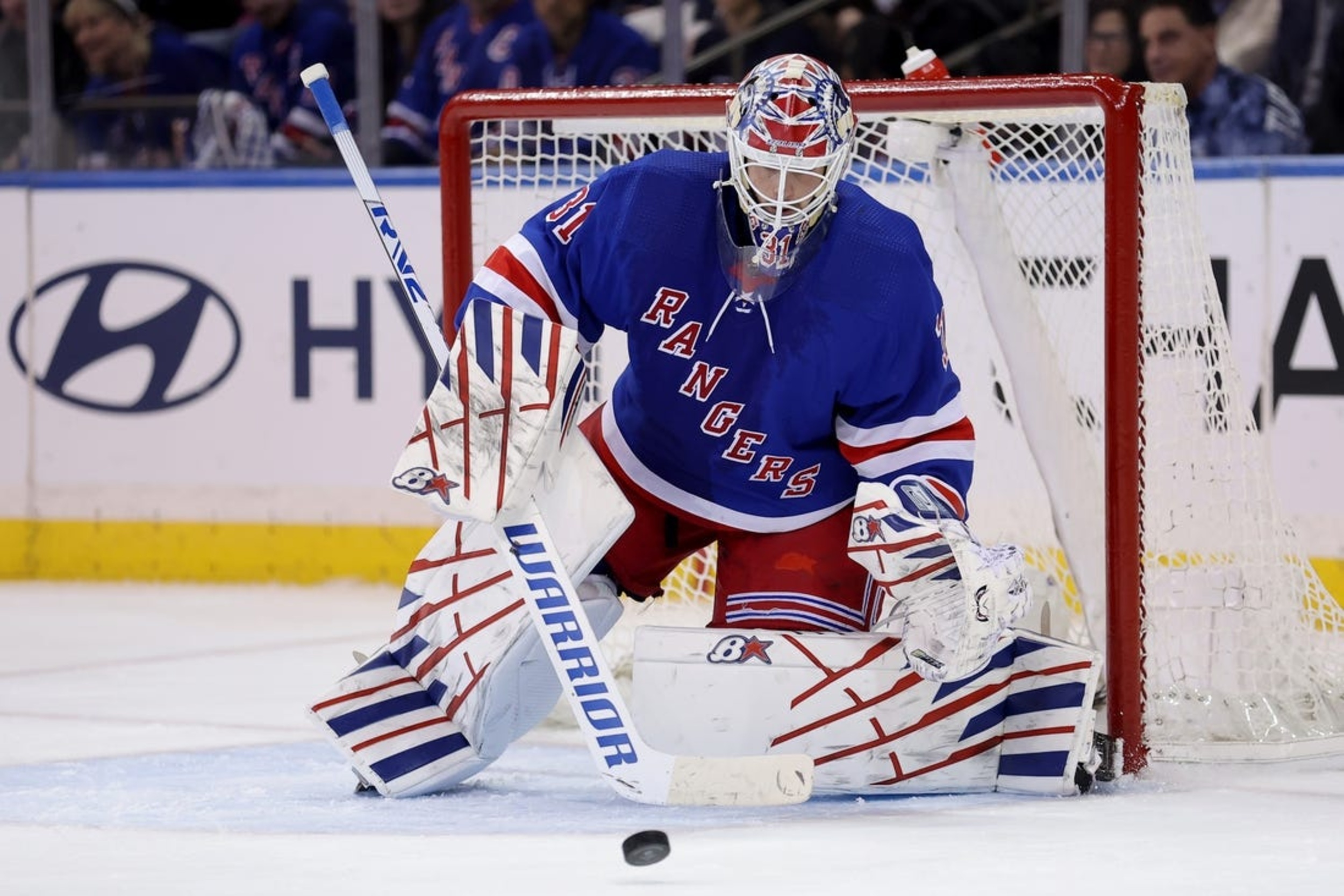 Igor Shesterkin Lifts Rangers Past Stars For Eighth Straight Win