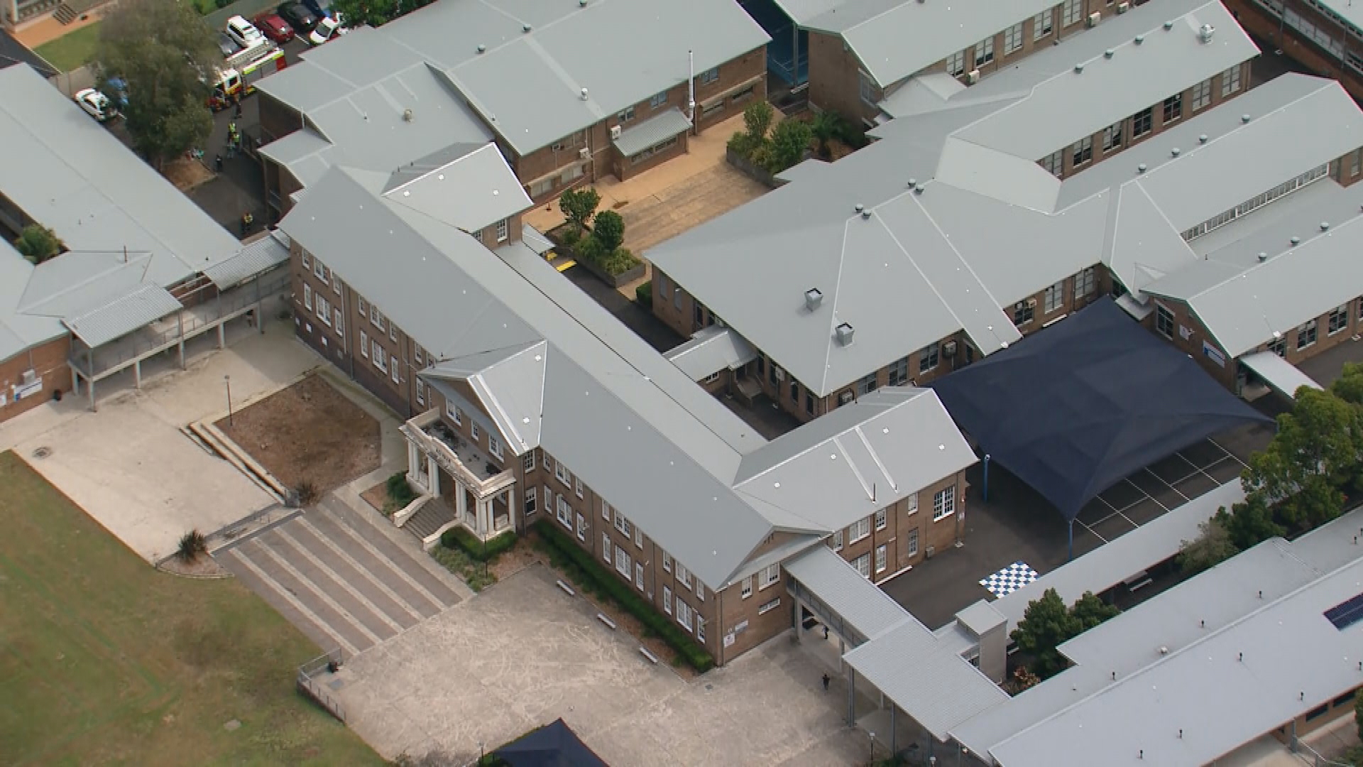 almost 30 students, teachers left feeling 'unwell' after chemical spill at school
