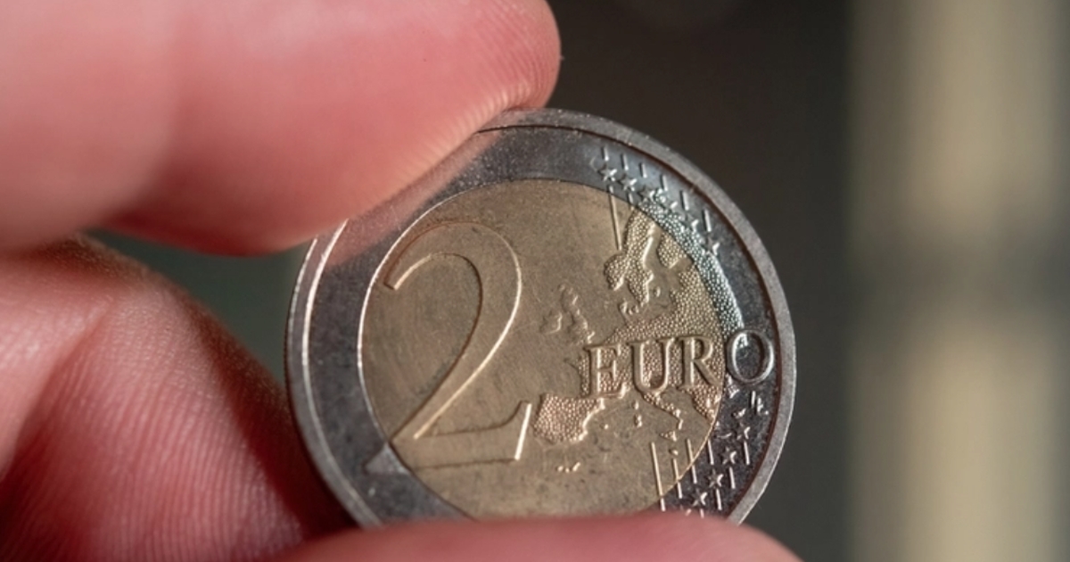 kolla igenom lådor och plånbok: detta 2 euro-mynt är värd en mindre förmögenhet