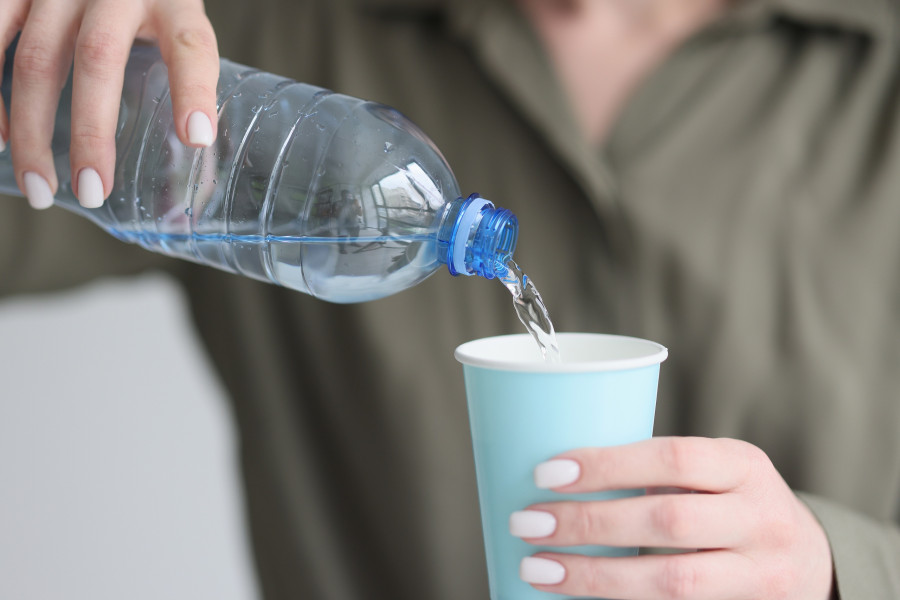 απώλεια βάρους: βοηθάει το να πίνετε νερό πριν το γεύμα;