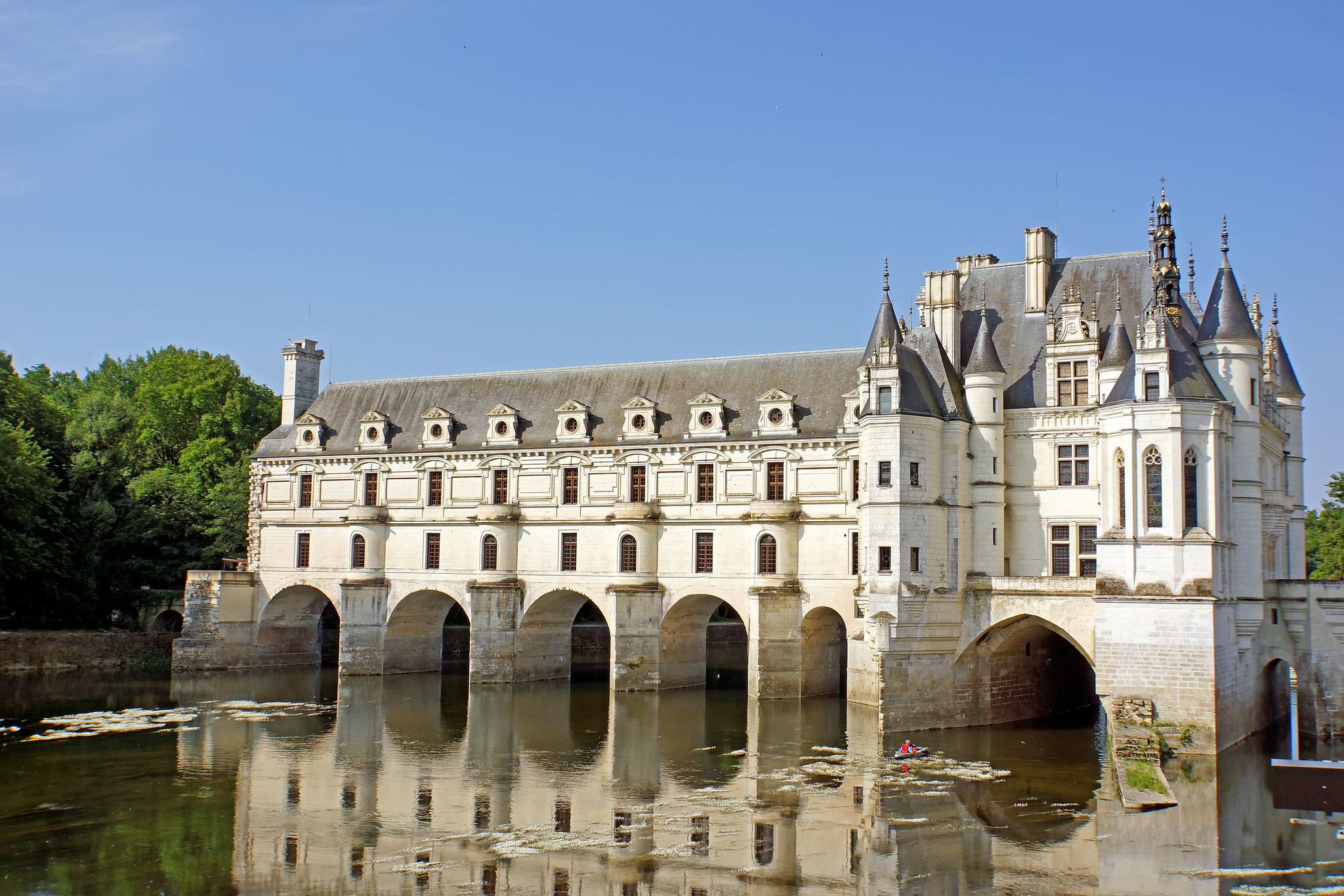 <p>With its perfect gardens, walking onto the grounds of Chteau de Chenonceau<strong> feels like stepping into a fairy tale</strong>. </p>  <p>The castle was originally built in the 11th century, but the its most famous feature, the arched bridge, wasn’t built until the 16th century. </p>  <p>Diane de Poitiers, a mistress of Henry II, commissioned the construction of the bridge and it’s been popular among visitors ever since.</p>