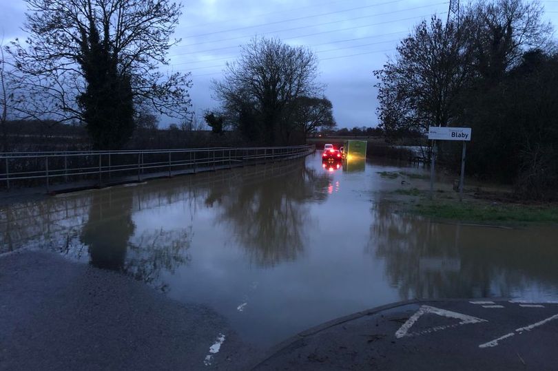 people affected by floods in leicestershire can get help at drop-in sessions