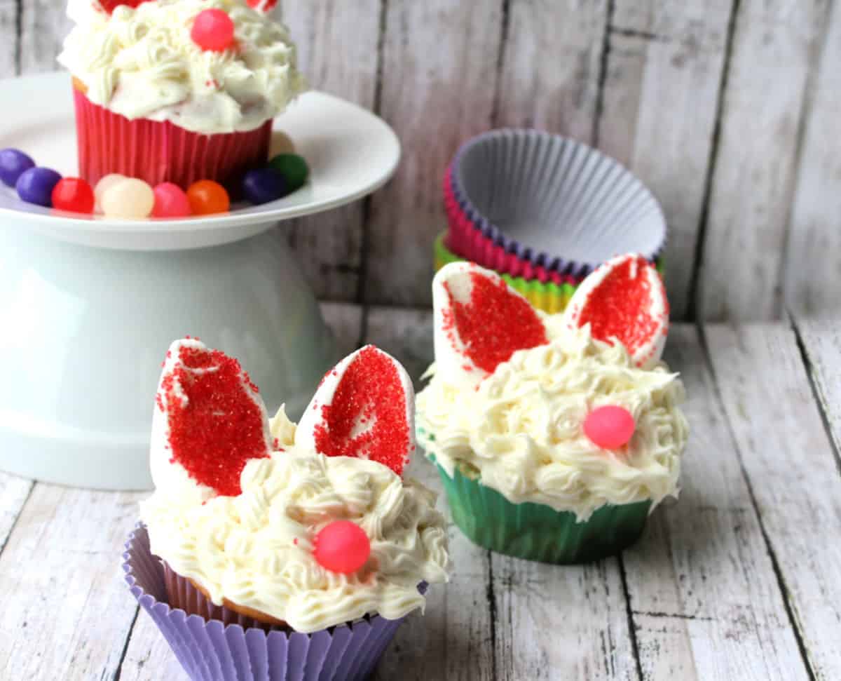 These Fluffy Easter Bunny Cupcakes Are SO Easy To Make!