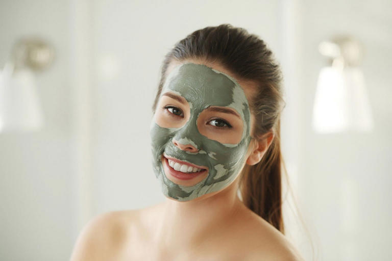 Try out this Honey Face Mask to make your skin glow