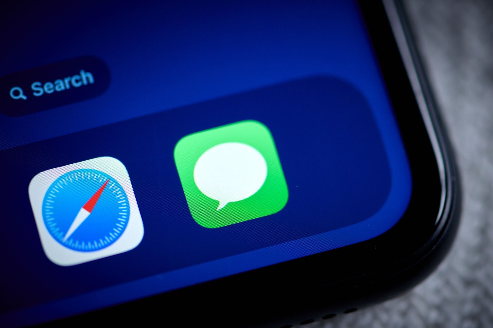apple boosts imessage security to fend off quantum computing attacks