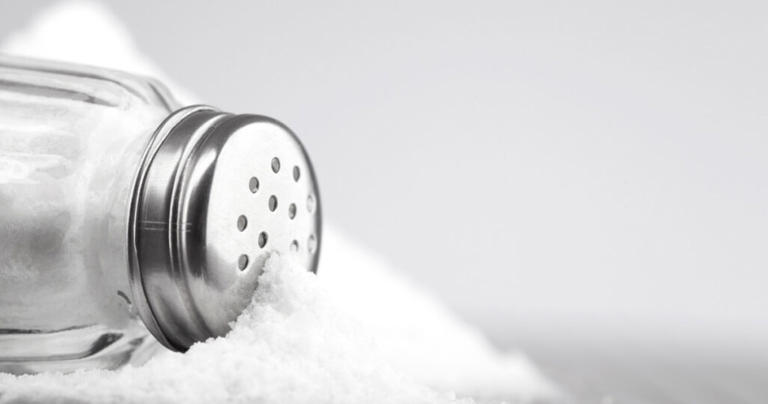 In the Western world, the average person eats approximately ten grams of dietary salt per day. This far surpasses the five-gram per day limit set out by the World Health Organization. Consuming too much sodium can increase your blood pressure, which in turn, harms your kidneys. For people who are already suffering from chronic kidney disease, reducing their sodium intake can help make their treatment more effective. For those who do not already have kidney damage, reducing your sodium intake can reduce your risk of future problems [3].