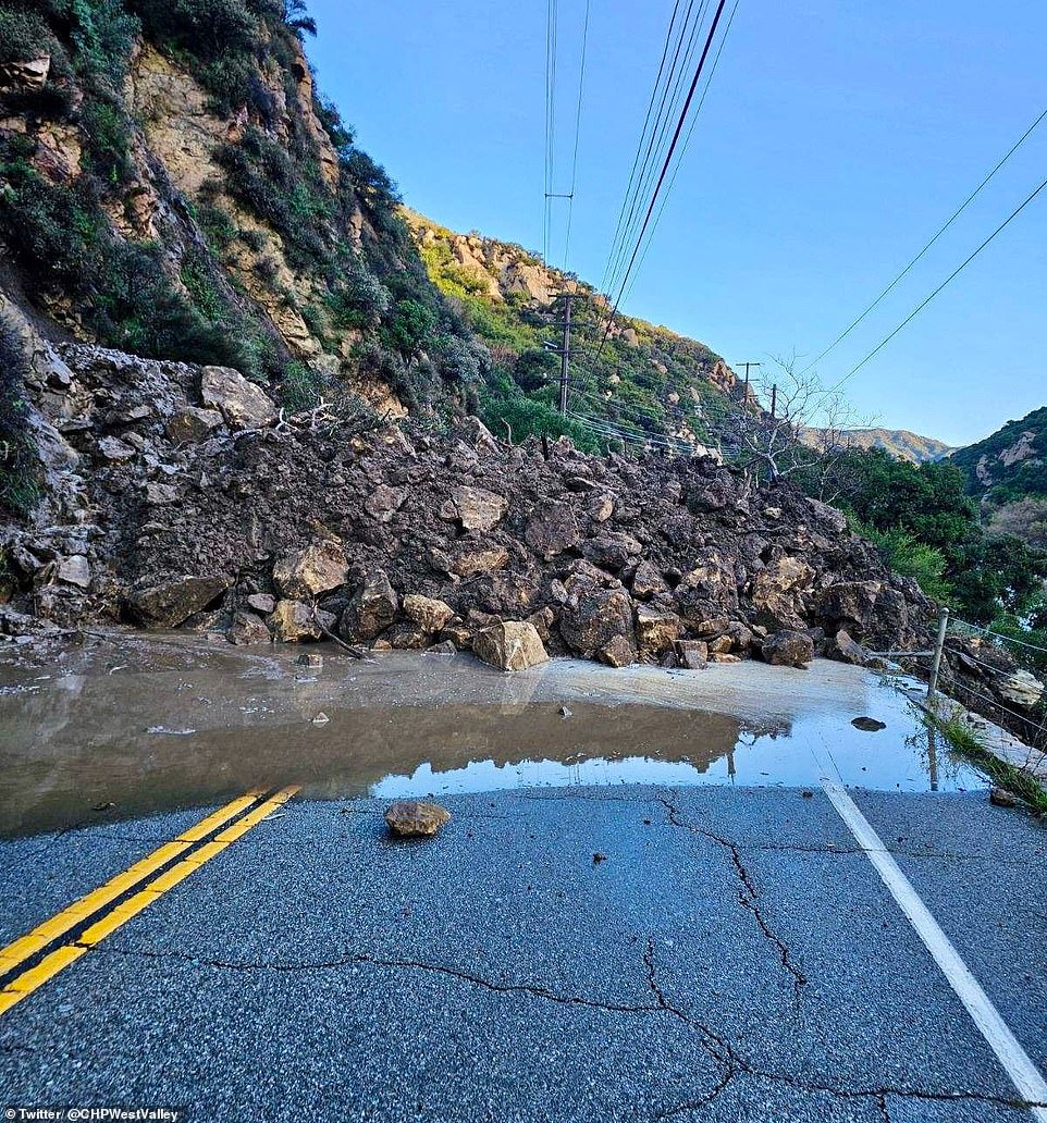 Terrifying Malibu mudslide forces all lanes to close on PCH