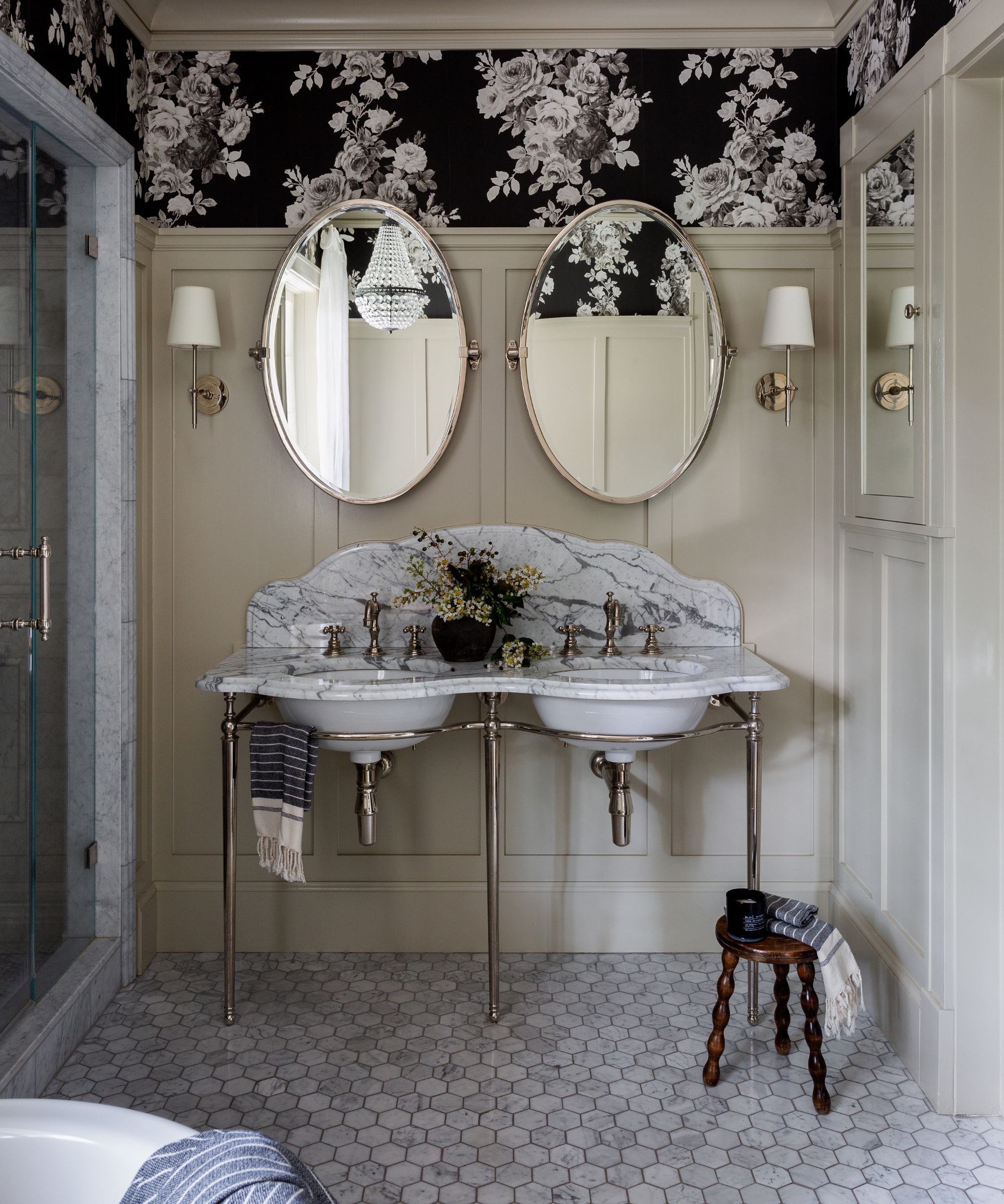 Is Bathroom   Still On Trend Interior Designers Share How To   BB1iFRVw.img