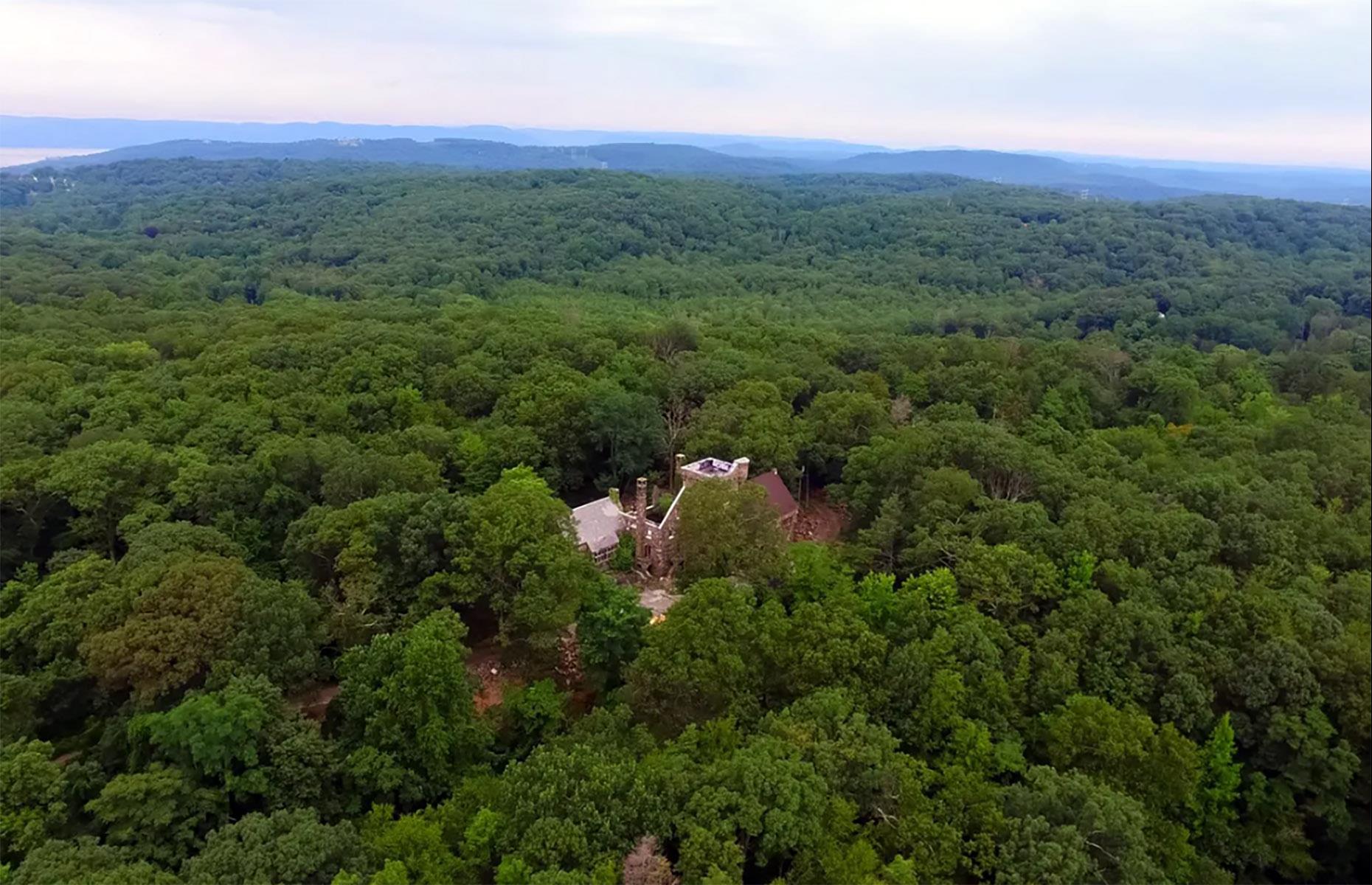 The secrets of America's most mysterious abandoned houses