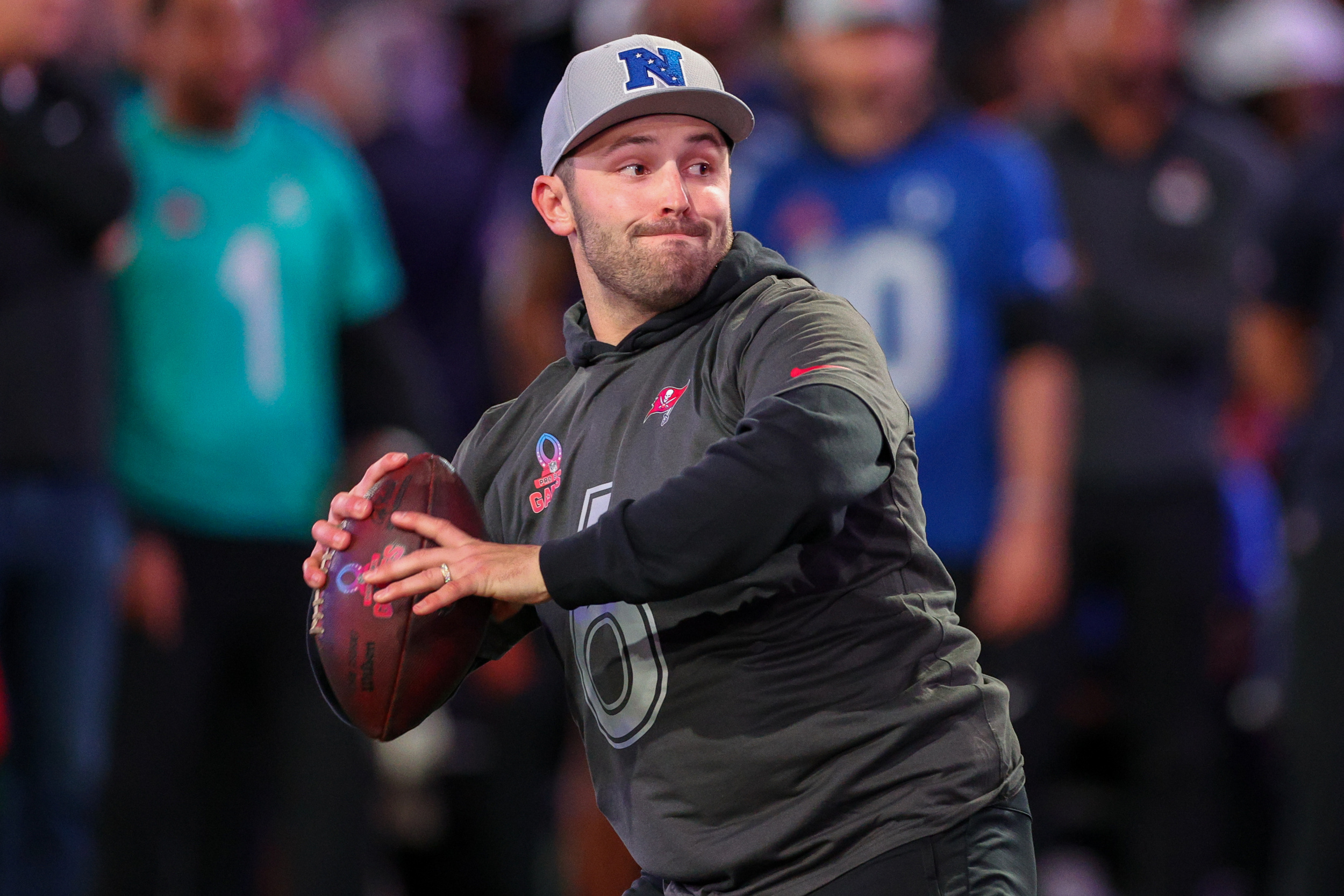 staying with buccaneers is best move for baker mayfield