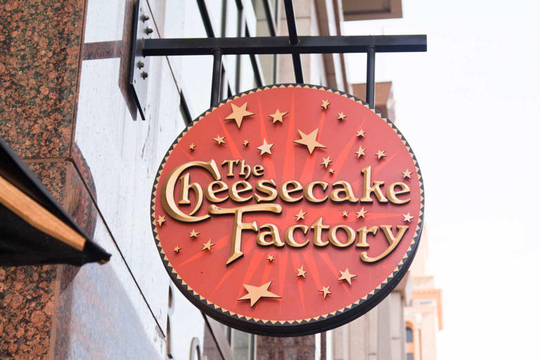 Cheesecake Factory expansion curbs same store sales