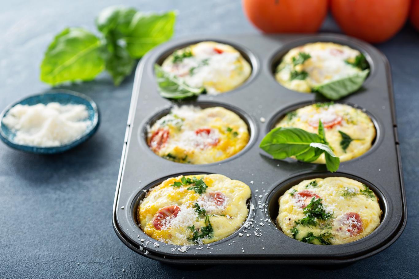 cette recette va vous permettre de faire un petit déjeuner équilibré et rassasiant avec un simple moule à muffins !