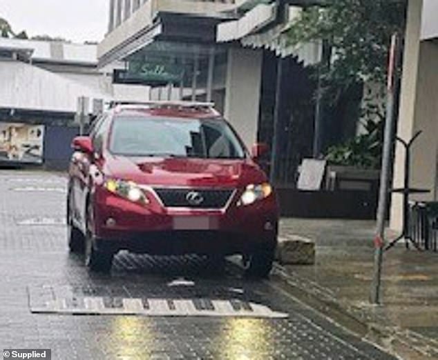 a pregnant woman was forced to pull over her car after suffering painful contractions. what the parking ranger did next will make your blood boil