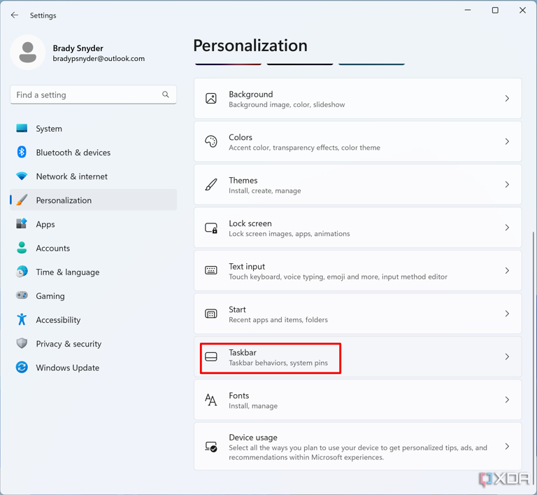 The taskbar settings tab in the personalization settings of Windows 11.