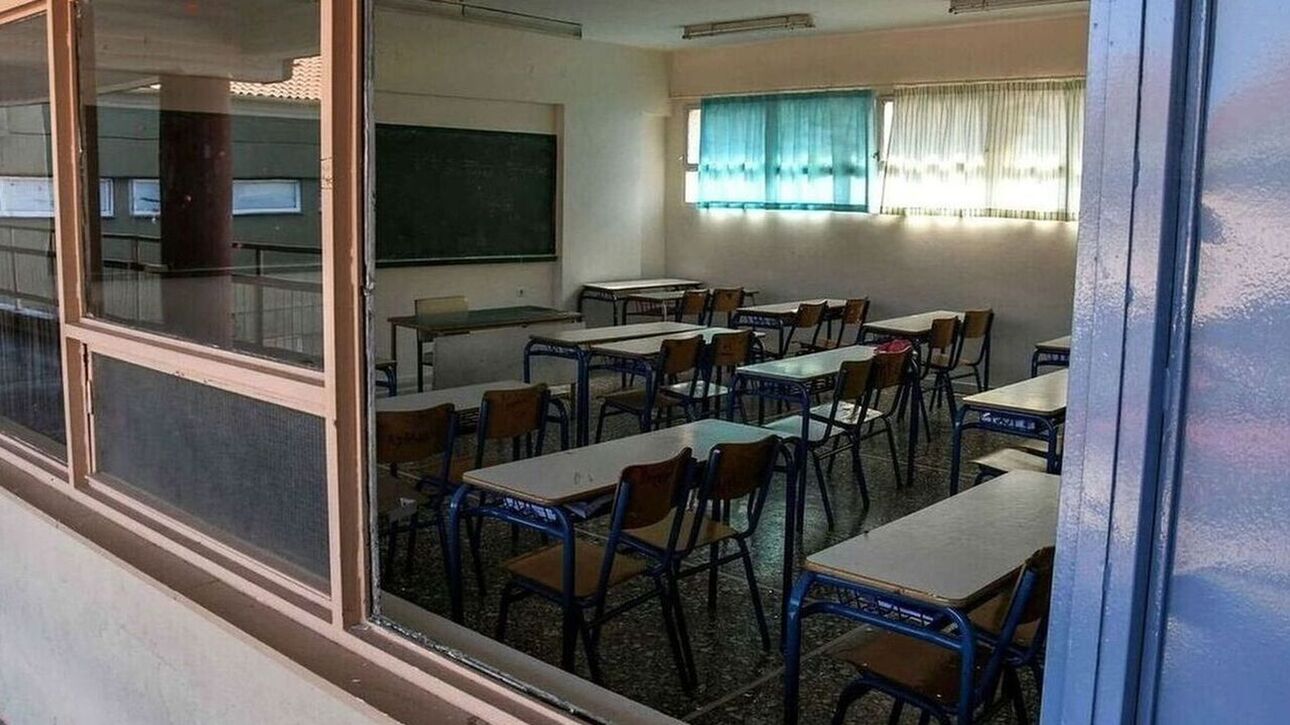 πήλιο: ένταση στην αργαλαστή - μαθητής κρέμασε στα κάγκελα του σχολείου αλβανική σημαία