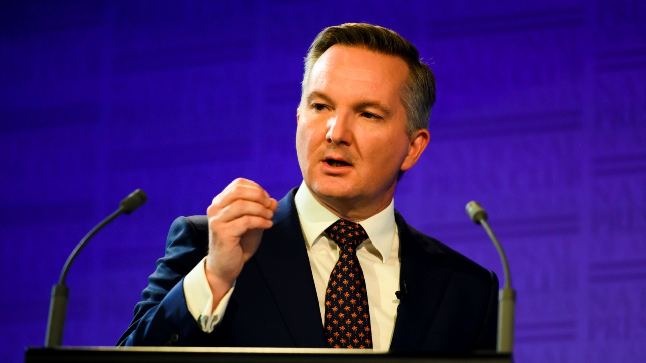 chris bowen ‘loves to spruik’ the push for australians to get electric vehicles