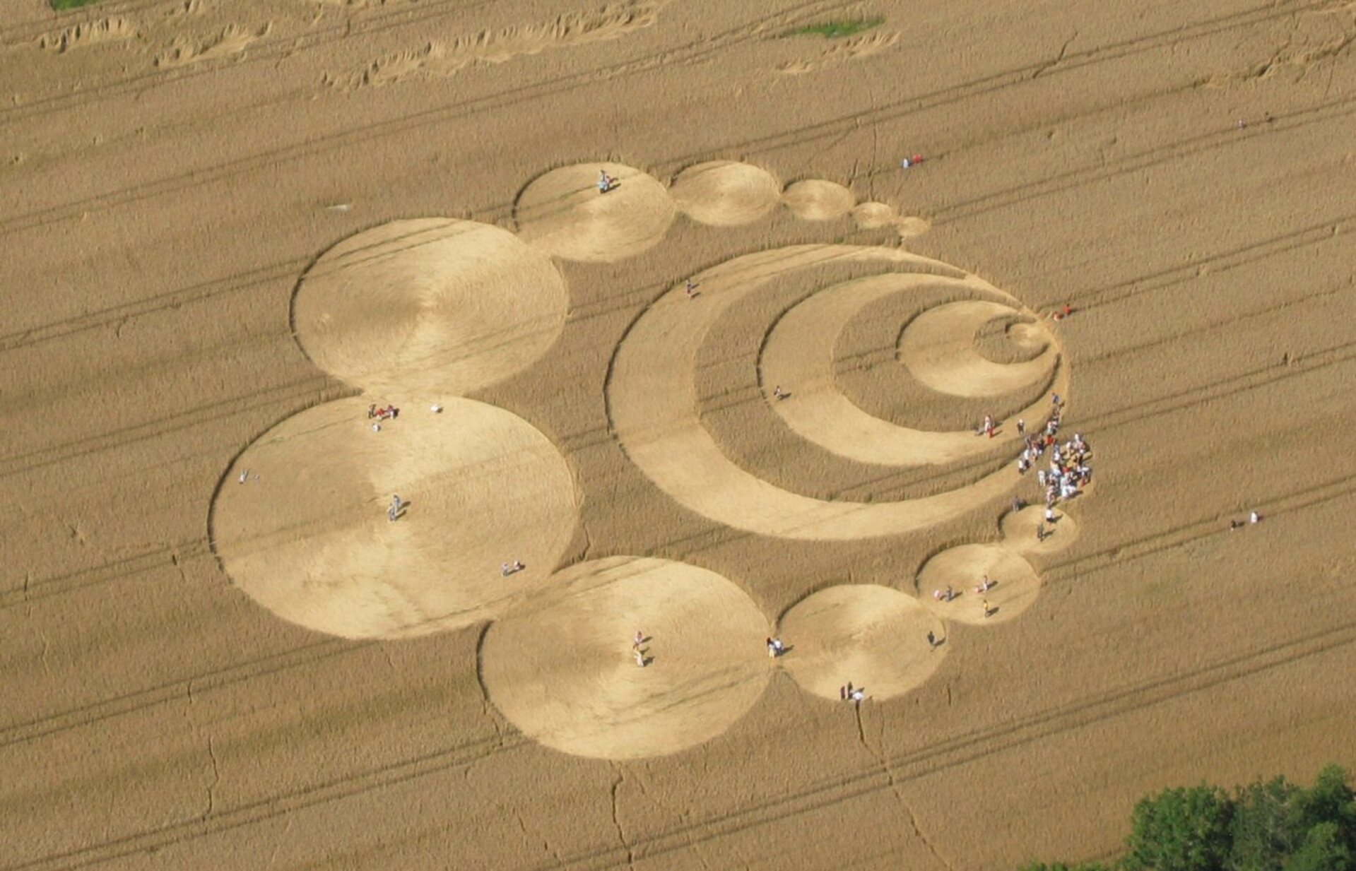 <p>Another mystery, very much from the press of yesteryear, is that of crop circles. Attributed to aliens, they were famous in the 1960s and 1970s, and appeared mainly in Australia and the United Kingdom. In 1991 British Doug Bower and Dave Chorley revealed that they had made about 200  for over more than two decades.</p> <p>Image: From Jabberocky - Own work, Public Domain, https://commons.wikimedia.org/w/index.php?curid=2484404</p>