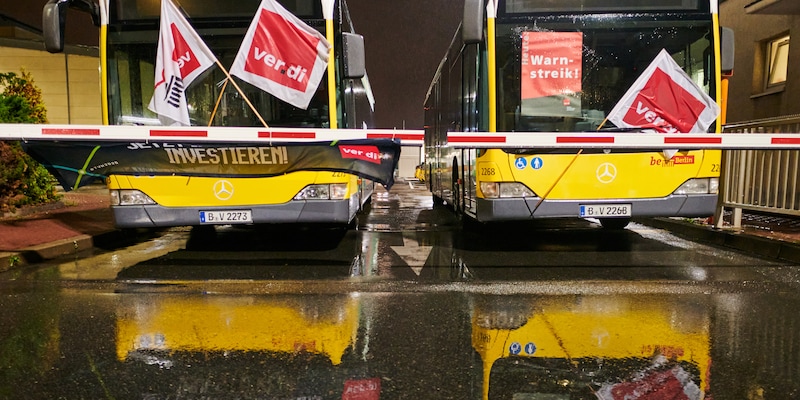 Mega-Streik Im Ticker - Verdi Kündigt Streikwelle Bei Bussen Und Bahnen An