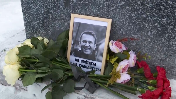 alexei navalny’s mother says she is resisting pressure to agree to secret burial