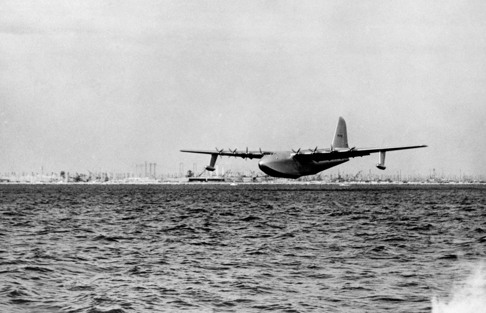 <p>The enormous craft made just one flight in November 1947. Hughes flew it over a mile at an altitude of 70 feet (21m) for one minute, with several journalists and crew on board, just to prove that the behemoth really could make it off the ground. The H-4 Hercules may have had a short shelf life, but Hughes was not prepared to let it waste away. The plane was kept in perfect condition and maintained by a full staff – to the point that it was always ready to fly until Hughes died in 1976.</p>