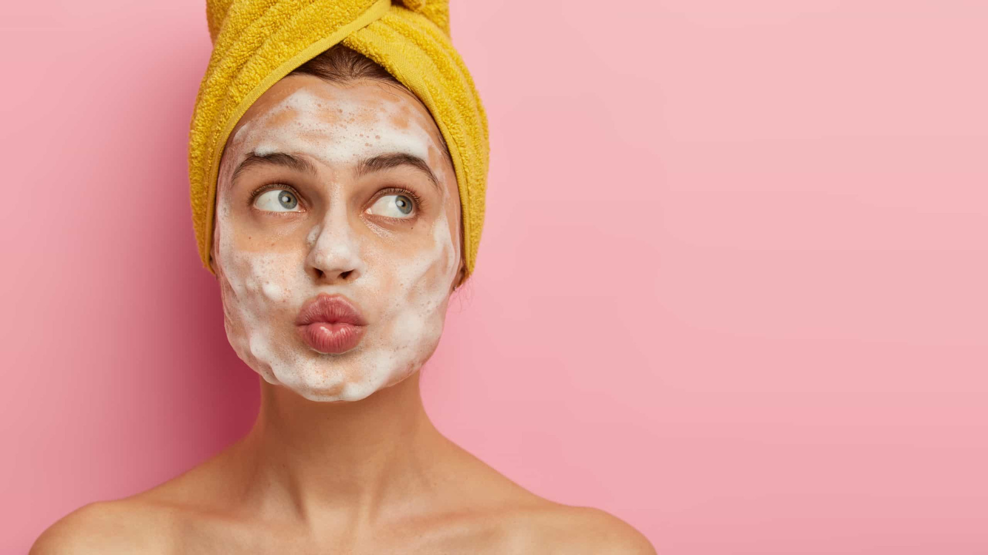 <p><span>With the bath stage over, it is time to move onto your facial. The first step is exfoliation, which you can do by wetting your face and using a cloth or brush to scrub away the dead skin. </span></p>