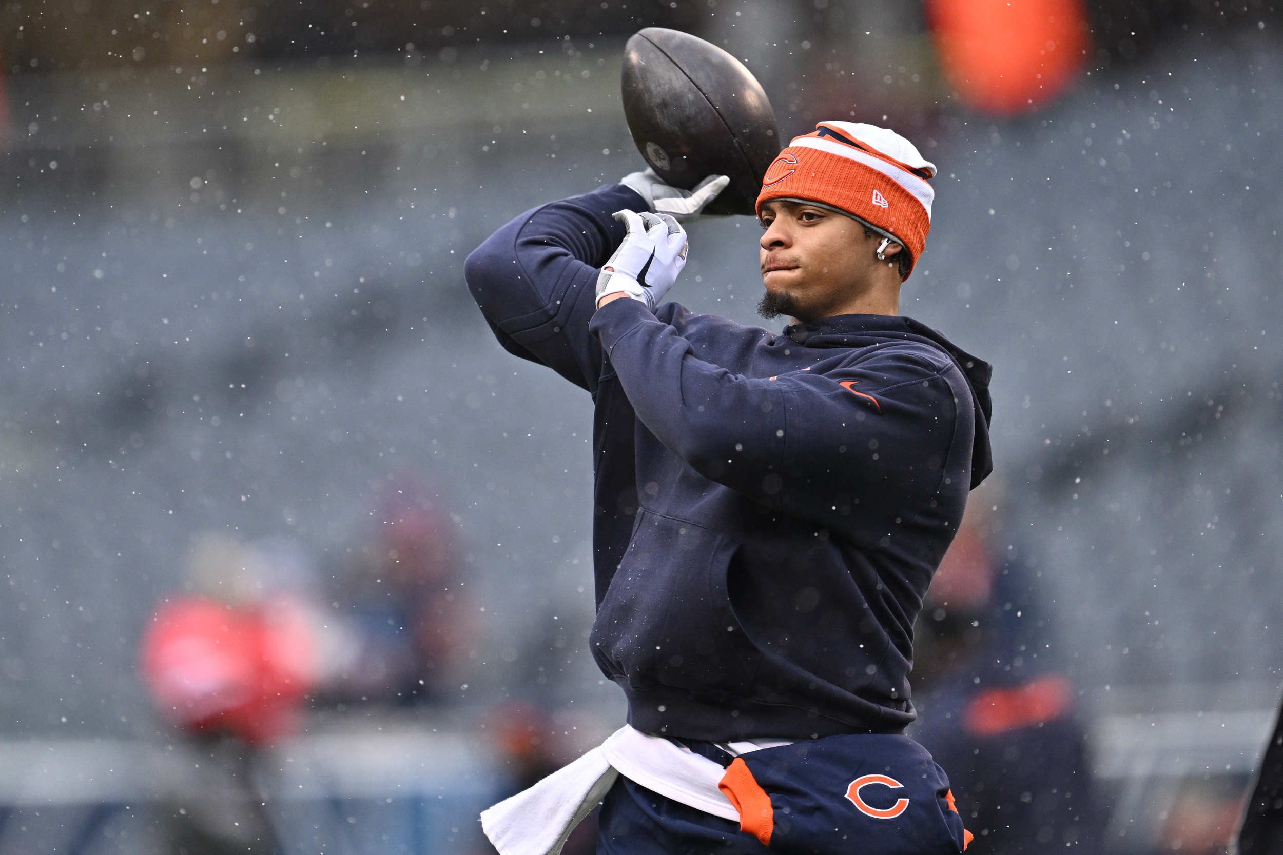 new bears oc offers his take on justin fields' future