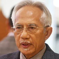 overly strict media rules deter discussion of sensitive topics, says ex-minister