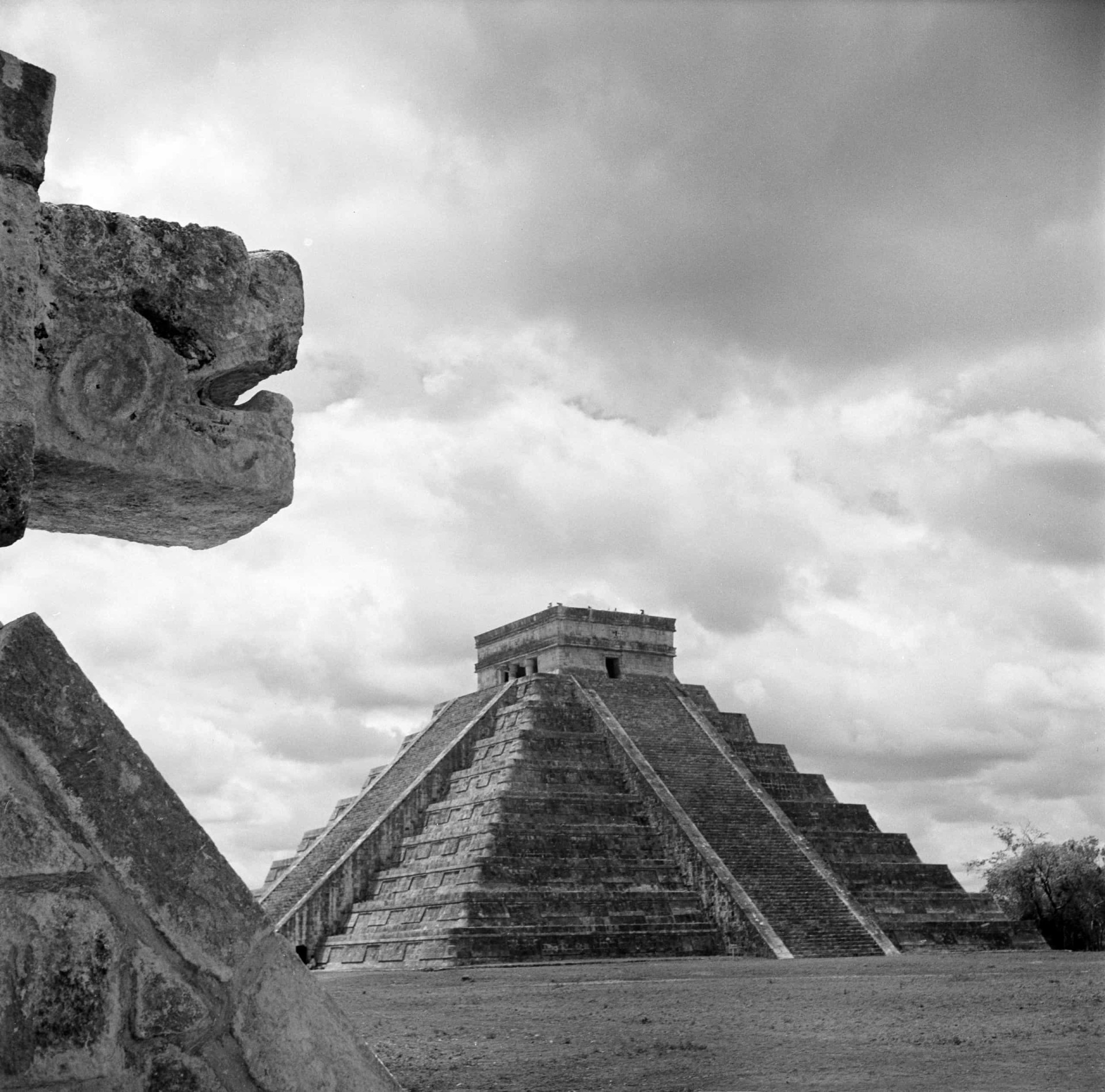 <p>The Mayas, who lived in modern-day <a href="https://www.starsinsider.com/travel/279578/incredible-photos-of-mexicos-many-natural-wonders" rel="noopener">Mexico</a>, didn't only travel to see what was beyond their own borders—they also wanted to spread their civilization.</p><p>You may also like: </p>