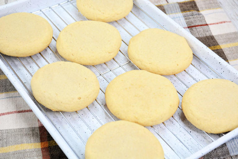 Crumbl Pancake Cookies Recipe