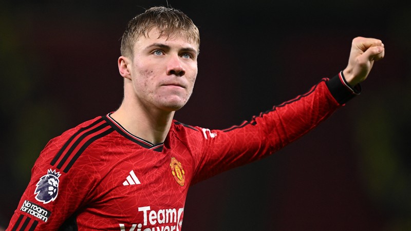 manchester united hit by rasmus hojlund injury blow ahead of fulham clash