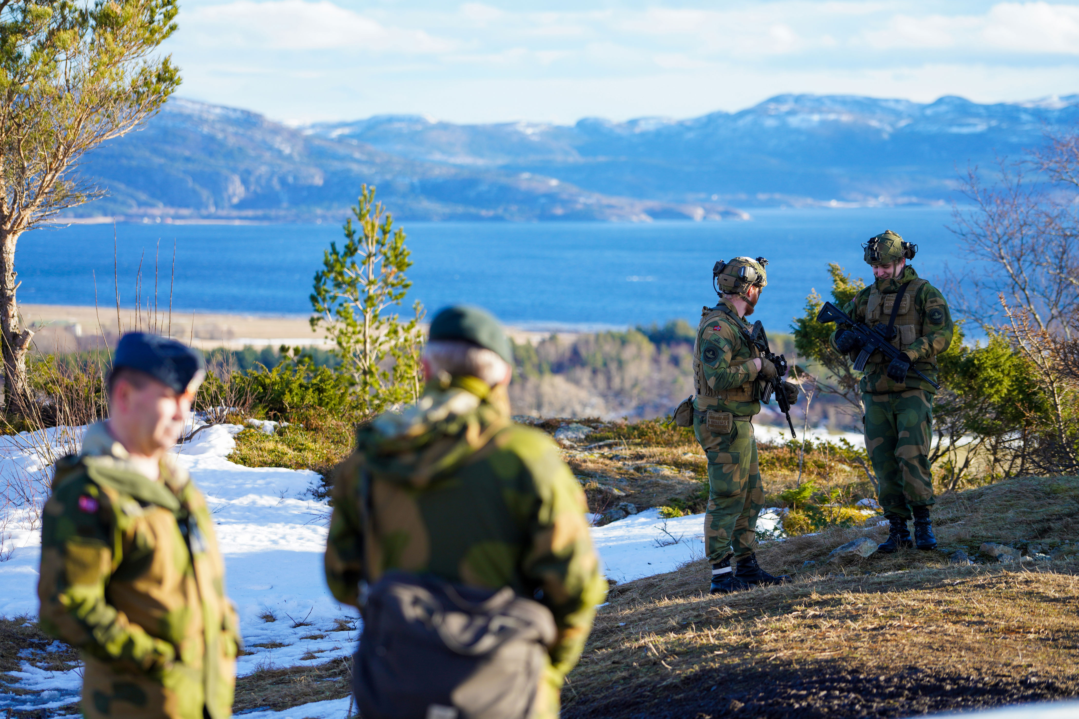 norges og danmarks forsvarsministre besøkte f-35-området på ørland flystasjon