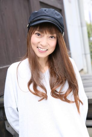 人気声優・宮村優子さん、20代で声帯結節に「のど飴を溶かした水とはちみつ大根」20年続けるのどケア習慣を公開