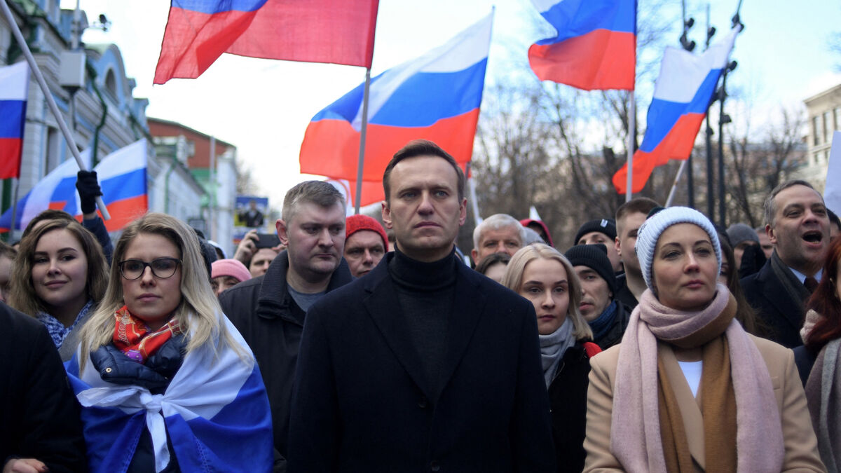 mort de navalny : son épouse ioulia se joint à la procédure française contre le groupe rocher
