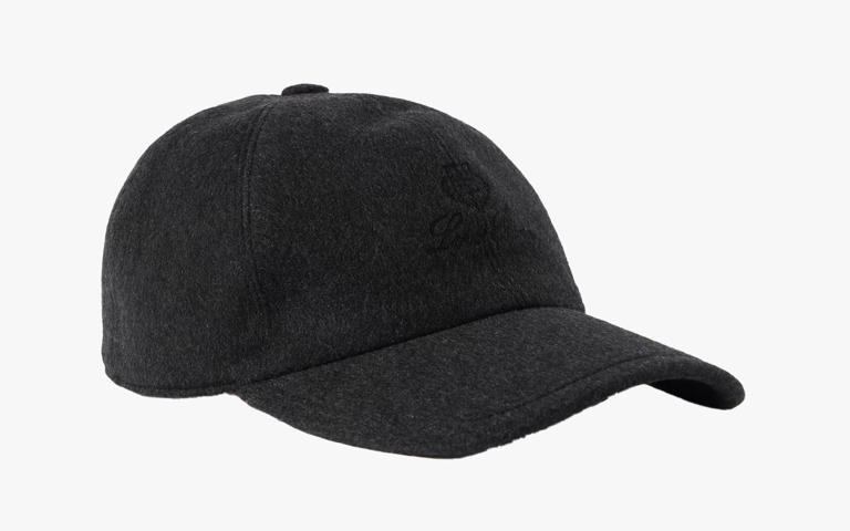 The 10 Best Fitted Hats to Make Your Outfit Worthy of a ‘Succession' Scion