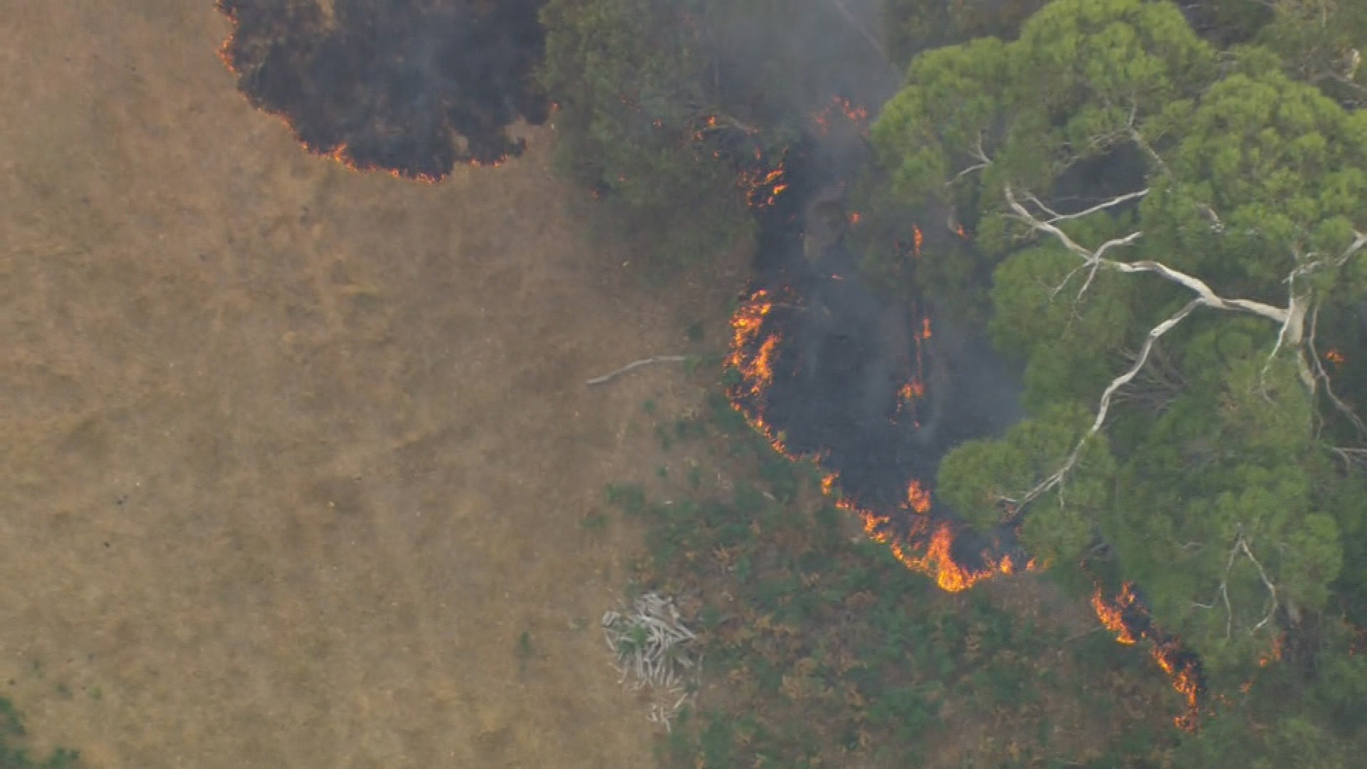 concerns over weather forecast as bushfire continues to burn