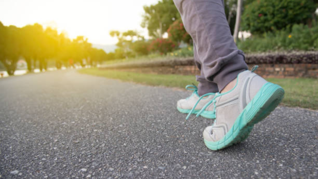 30-minute walking, stretching plan for weight loss, heart health and diabetes management