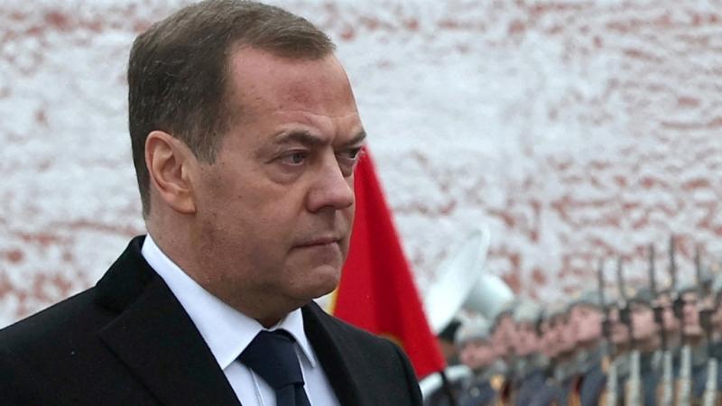 dmitri medvedev : la russie va se « venger » des nouvelles sanctions occidentales