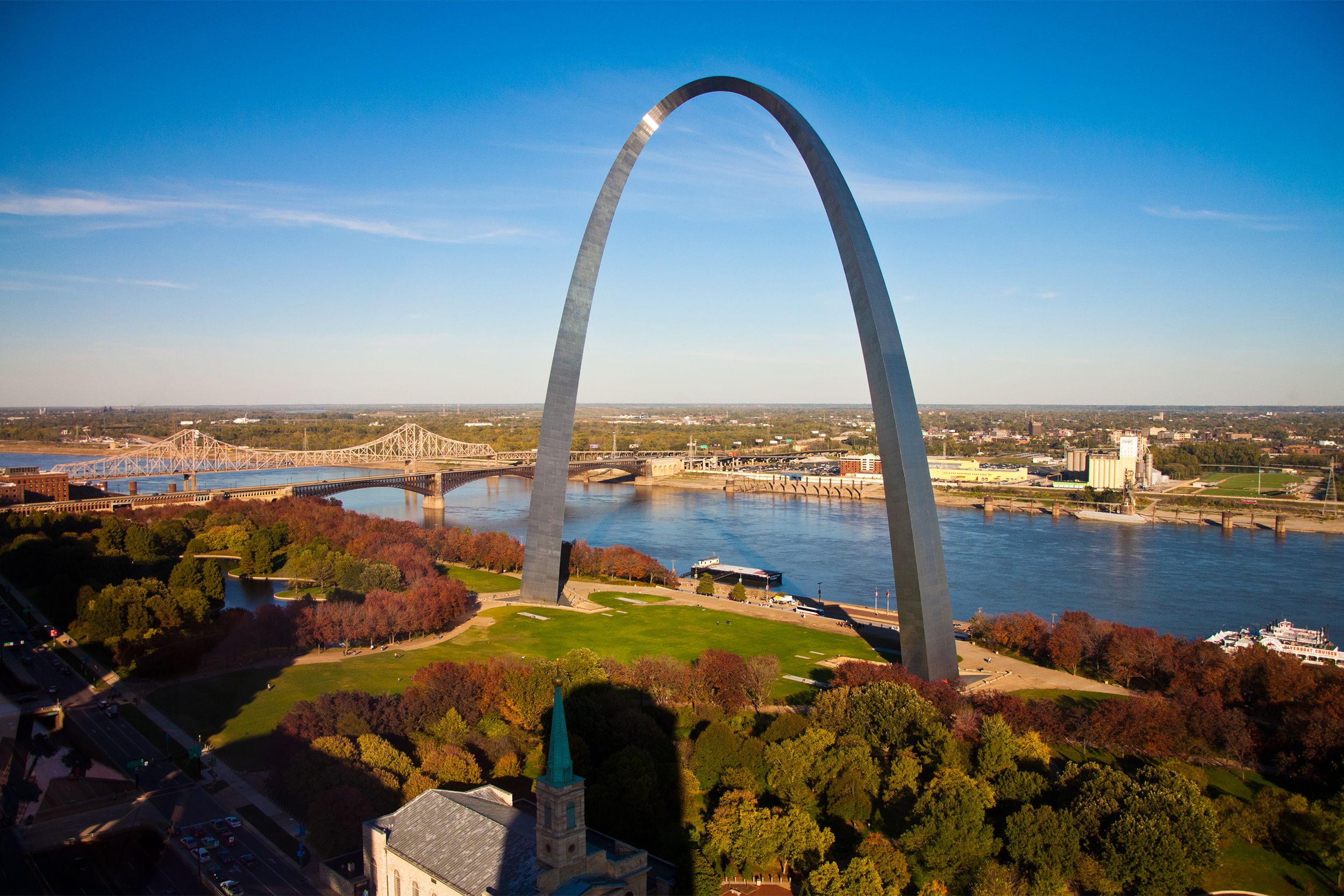 <p>Nicknamed the "Gateway to the West," <a href="https://www.nps.gov/jeff/index.htm">St. Louis' Gateway Arch</a> was built as a memorial to honor Thomas Jefferson's role in opening up America's western frontier. It is the tallest humanmade monument in the country. </p>