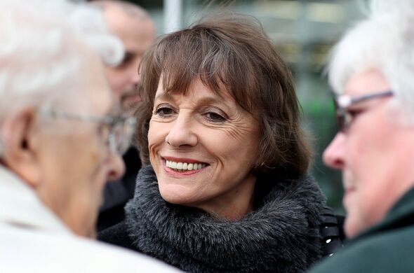 esther rantzen thanks petition backers as ministers say mps can bring in right to die law