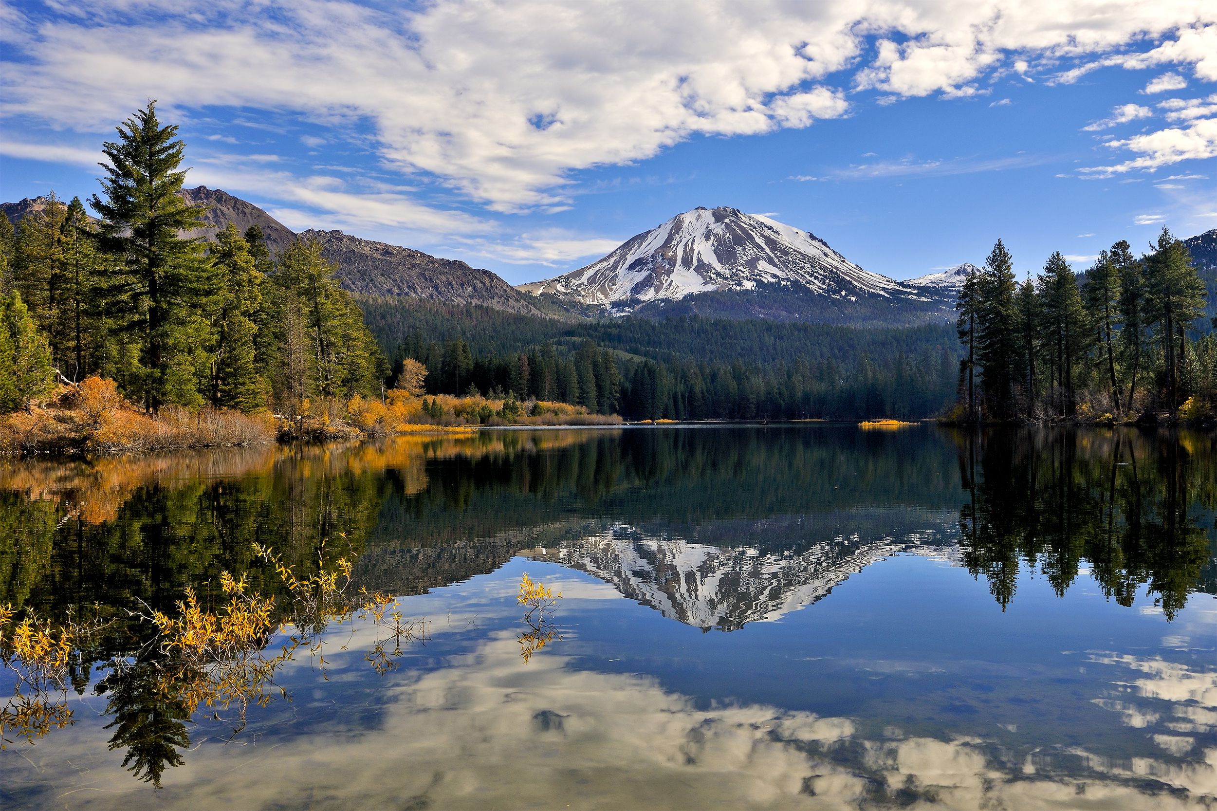 <p>As its name implies, <a href="https://www.nps.gov/lavo/index.htm">Lassen Volcanic National Park</a> includes a number of volcanic features ranging from fumaroles (steam and volcanic-gas vents), to thumping mud pots, boiling pools, and steaming ground. Perhaps its most famous feature is Lassen Peak, a volcano that last erupted in 1914 and continued showing its fury for three long years.</p>