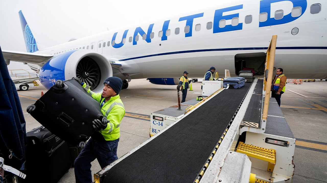 United Airlines Hikes Checked Bag Fees, Following Lead Of American ...