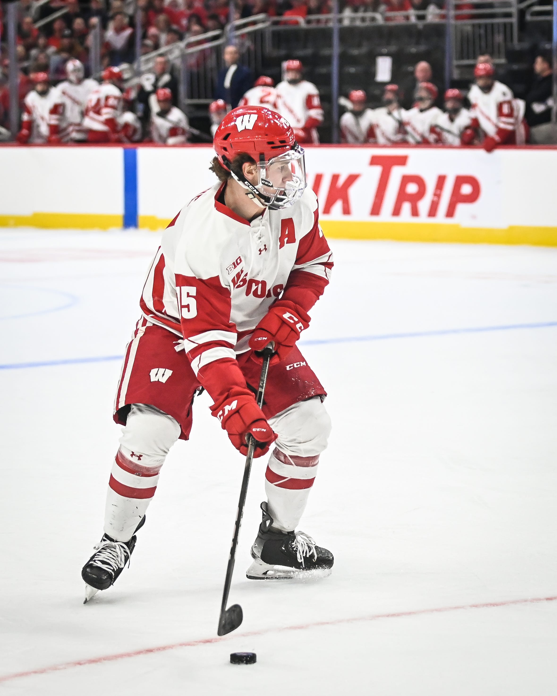 Wisconsin Men's Hockey Shuts Out Penn State, Gains Ground In Big Ten Race